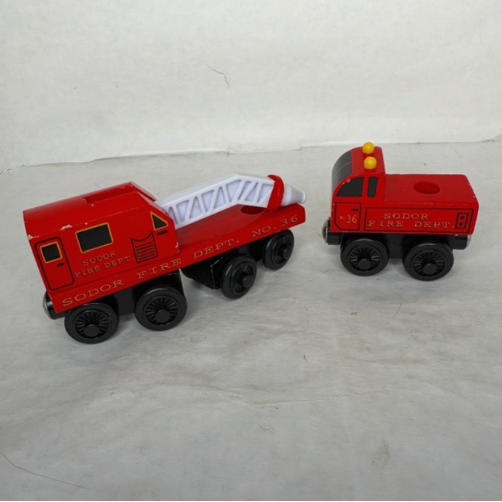 Thomas The Tank Engine & Friends Wooden Railway Sodor Dept 36 FIRE TRUCK & TRAIN